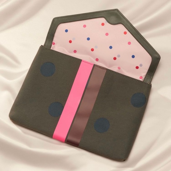 *SOLD* Stella & Dot Bellamy Clutch - Olive Dot Print - Picture 3 of 5